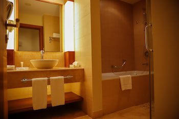 Crowne Plaza Sohar, An Ihg Hotel