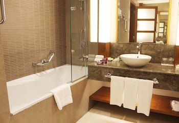 Crowne Plaza Sohar, An Ihg Hotel