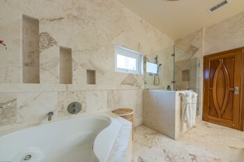 Belizean Cove Estates