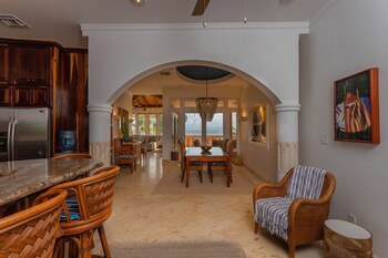 Belizean Cove Estates