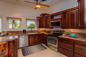 Belizean Cove Estates