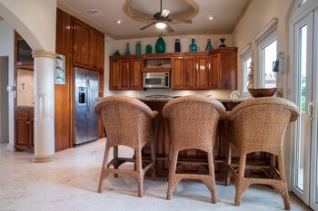 Belizean Cove Estates