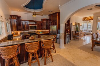 Belizean Cove Estates