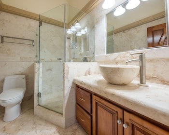 Belizean Cove Estates
