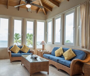 Belizean Cove Estates