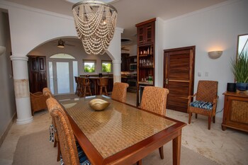 Belizean Cove Estates