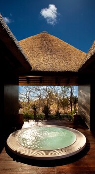 Mokuti Etosha