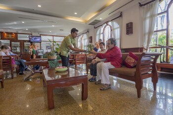 Angkor Holiday Hotel