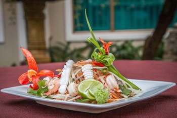 Angkor Holiday Hotel