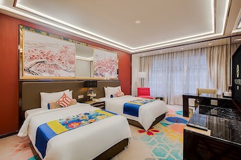 Nagaworld Hotel & Entertainment Complex