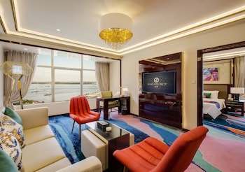 Nagaworld Hotel & Entertainment Complex