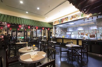 Nagaworld Hotel & Entertainment Complex