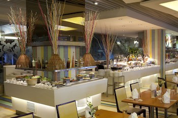 Nagaworld Hotel & Entertainment Complex