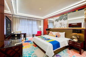Nagaworld Hotel & Entertainment Complex