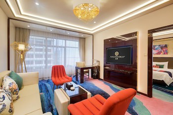 Nagaworld Hotel & Entertainment Complex