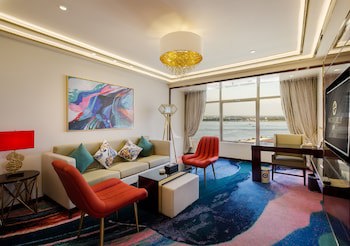 Nagaworld Hotel & Entertainment Complex
