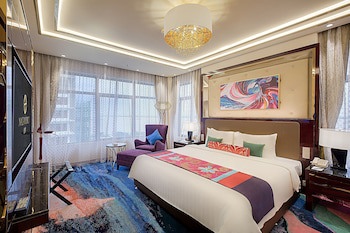 Nagaworld Hotel & Entertainment Complex