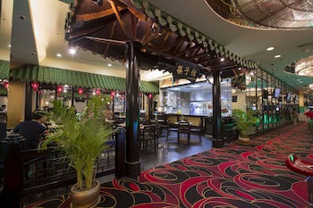 Nagaworld Hotel & Entertainment Complex
