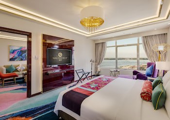 Nagaworld Hotel & Entertainment Complex