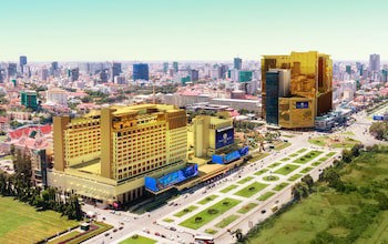 Nagaworld Hotel & Entertainment Complex