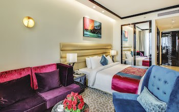 Nagaworld Hotel & Entertainment Complex