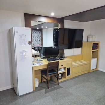 Amour Hotel