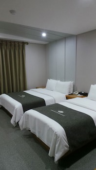 Amour Hotel