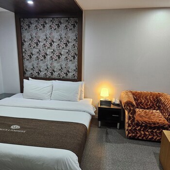 Amour Hotel