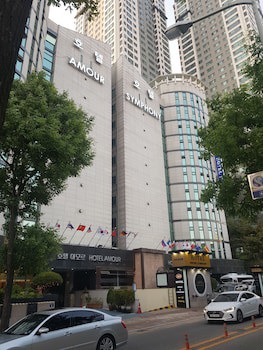 Amour Hotel
