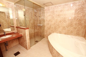 Amour Hotel