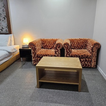 Amour Hotel