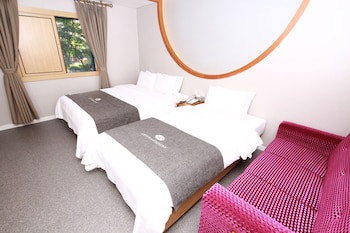 Amour Hotel