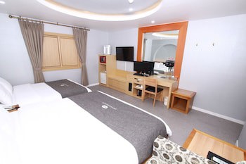 Amour Hotel