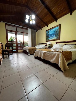 Hotel Amapola Resort