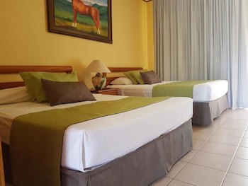 Hotel Amapola Resort