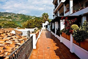 La Santa Cruz Resort & Spa