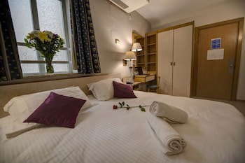 Sliema Chalet Hotel