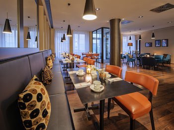 Adina Apartment Hotel Frankfurt Neue Oper galeri fotoğrafı