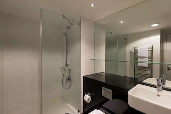 Adina Apartment Hotel Frankfurt Neue Oper galeri fotoğrafı