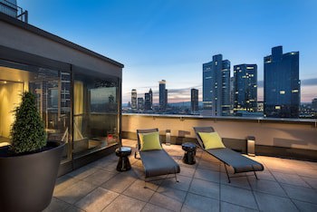 Adina Apartment Hotel Frankfurt Neue Oper galeri fotoğrafı