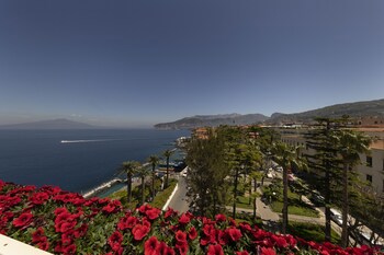 Continental galeri fotoğrafı
