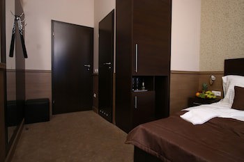 Central Hotel 21