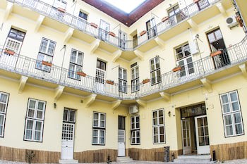 Central Hotel 21