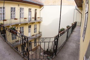 Central Hotel 21