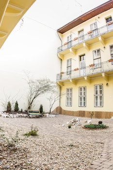 Central Hotel 21