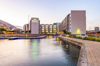 Aha Harbour Bridge Hotel & Suites