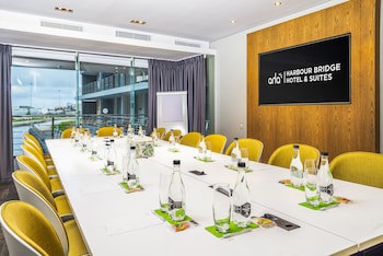 Aha Harbour Bridge Hotel & Suites