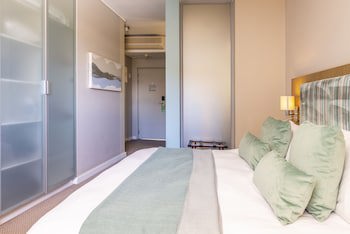 Aha Harbour Bridge Hotel & Suites
