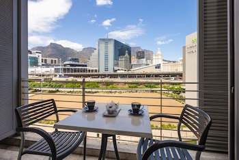 Aha Harbour Bridge Hotel & Suites