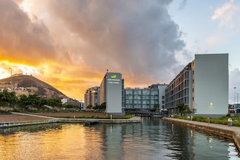 Aha Harbour Bridge Hotel & Suites